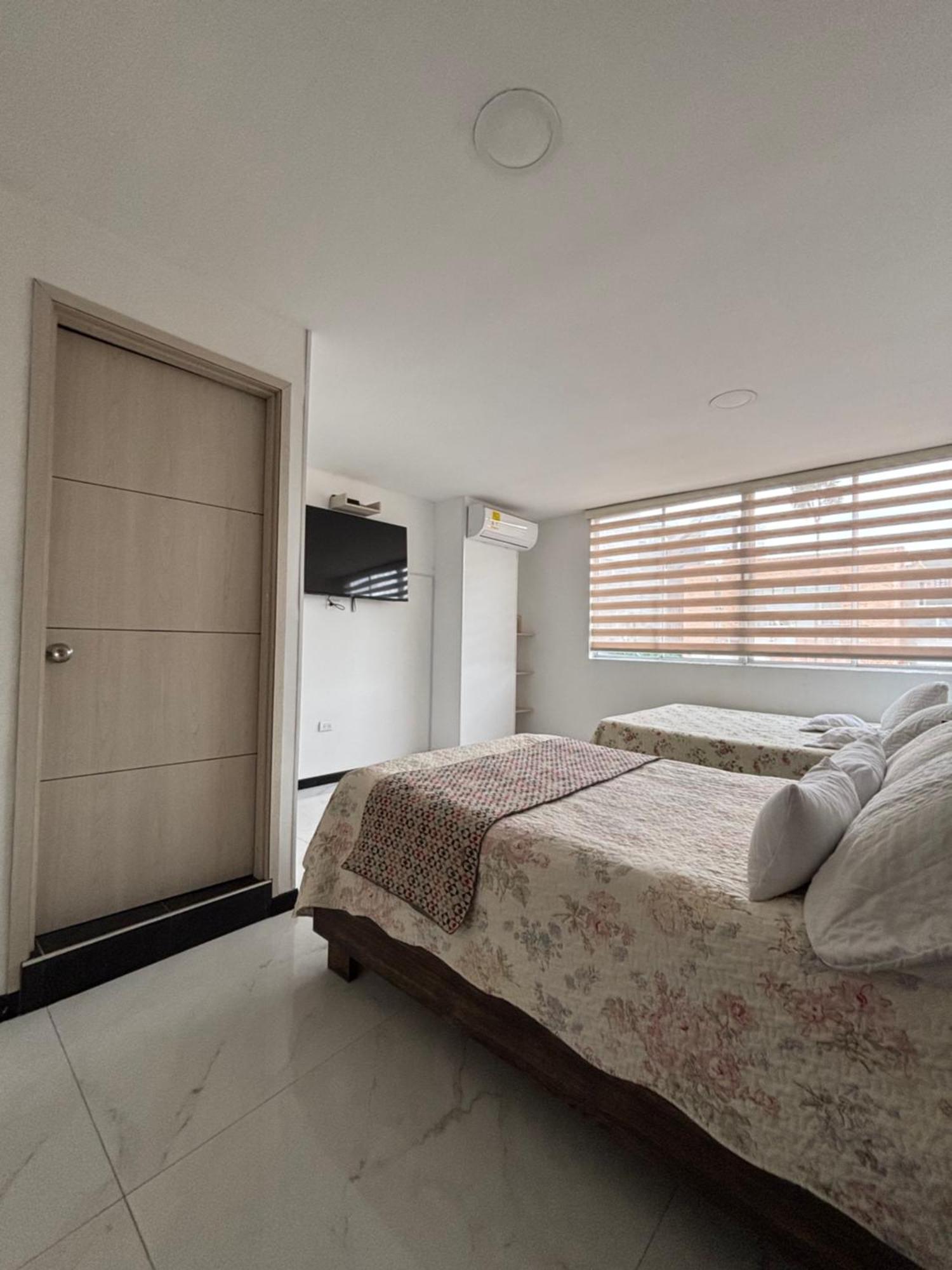 Hotel Los Maderos 卡利 外观 照片